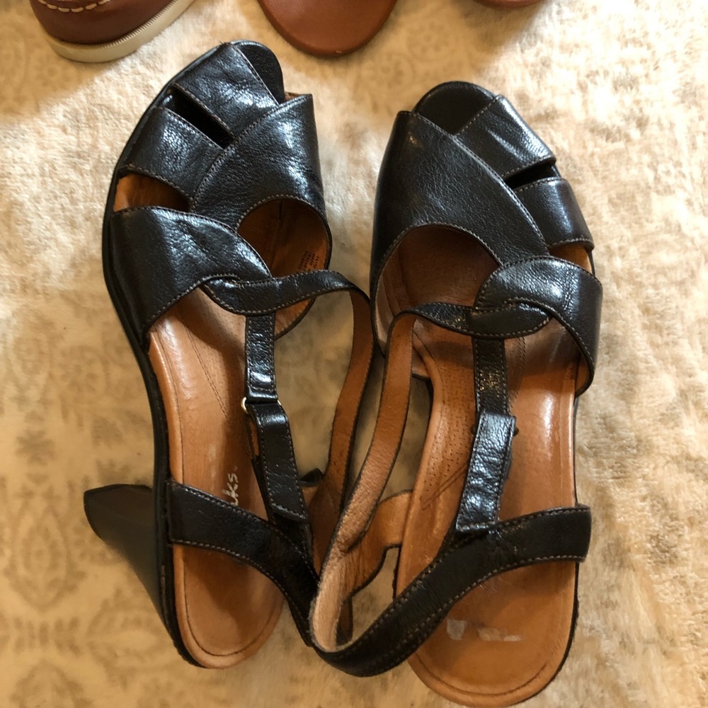 Clarks black leather sandal